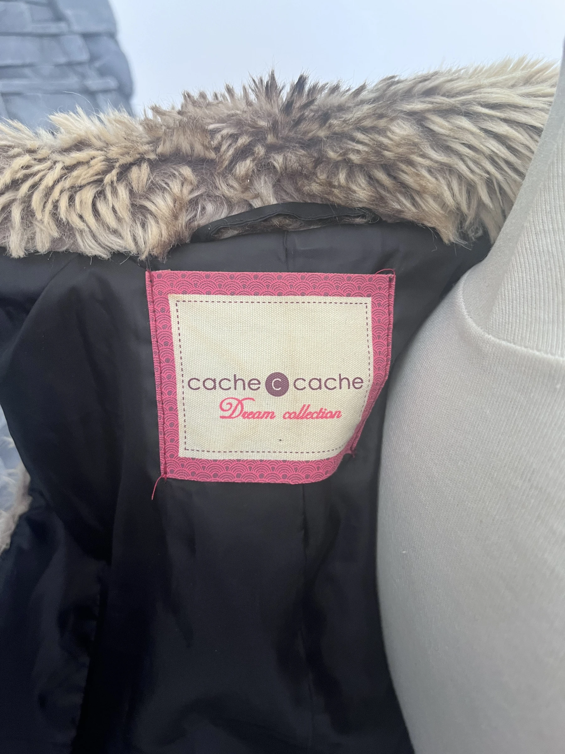 Chaqueta sin mangas de piel sintética cache cache T1 chaleco beige marrón – photo 5